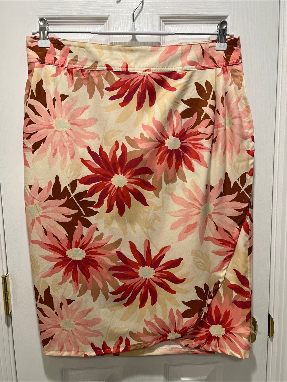 Ripskirt Wrap Skirt Length 3 with pockets, Retro Blooms print, size Large